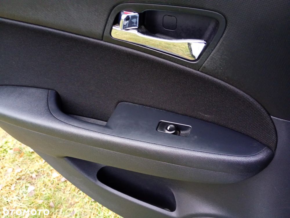 Hyundai i30 1.6 CRDi Base + World Cup - 32