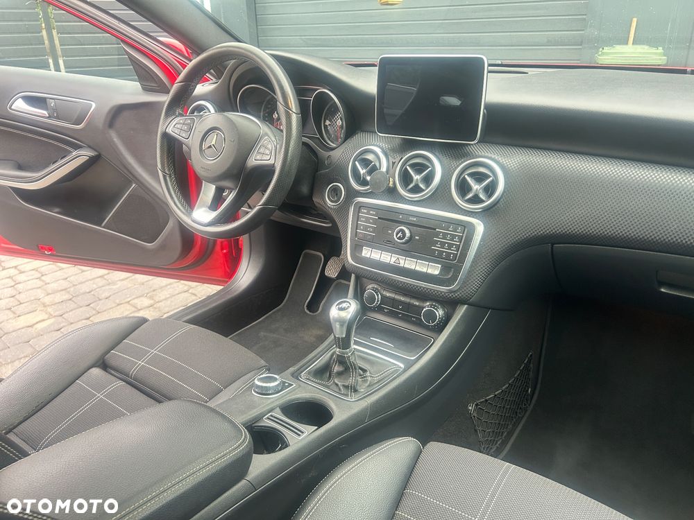Mercedes-Benz Klasa A 180 Urban - 19