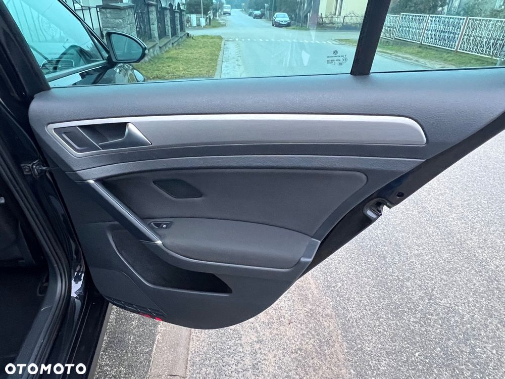 Volkswagen Golf 1.6 TDI BlueMotion Technology Comfortline - 25