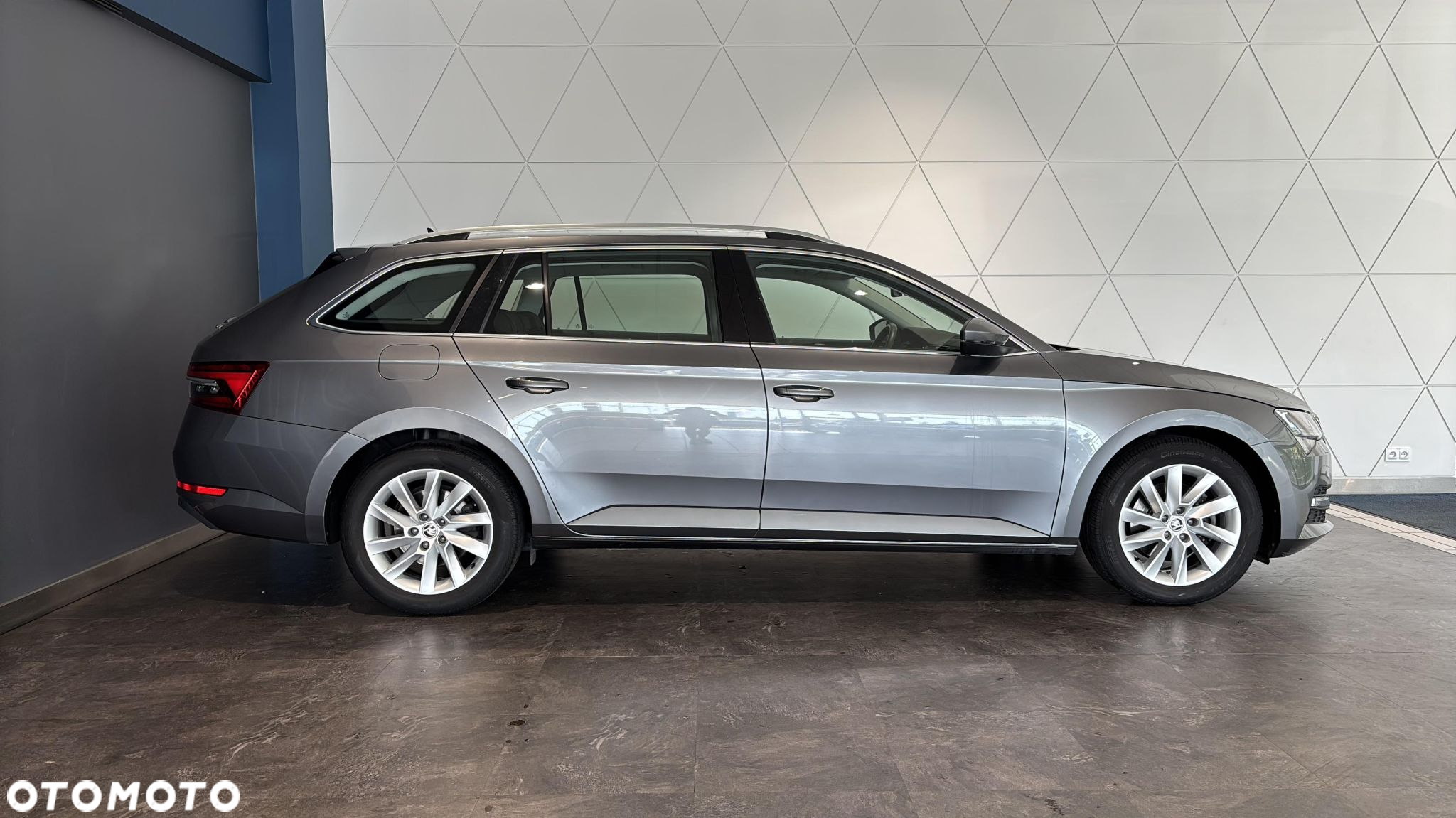 Skoda Superb 2.0 TDI SCR Ambition DSG - 6