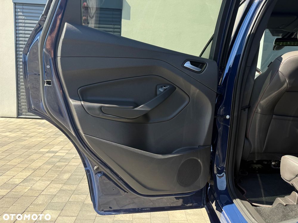 Ford Kuga 2.0 TDCi 4x4 ST-Line - 35