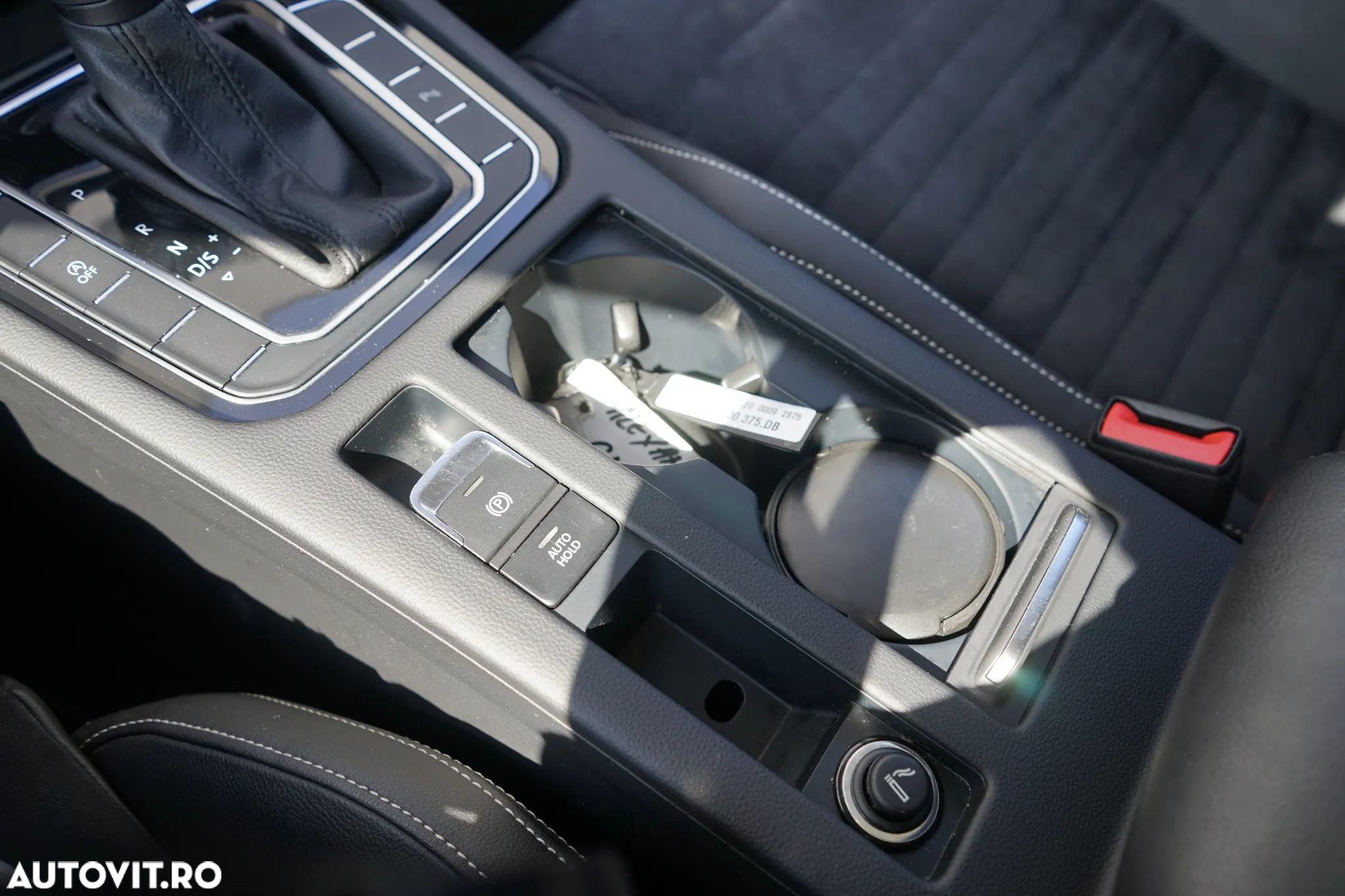 Volkswagen Passat - 25