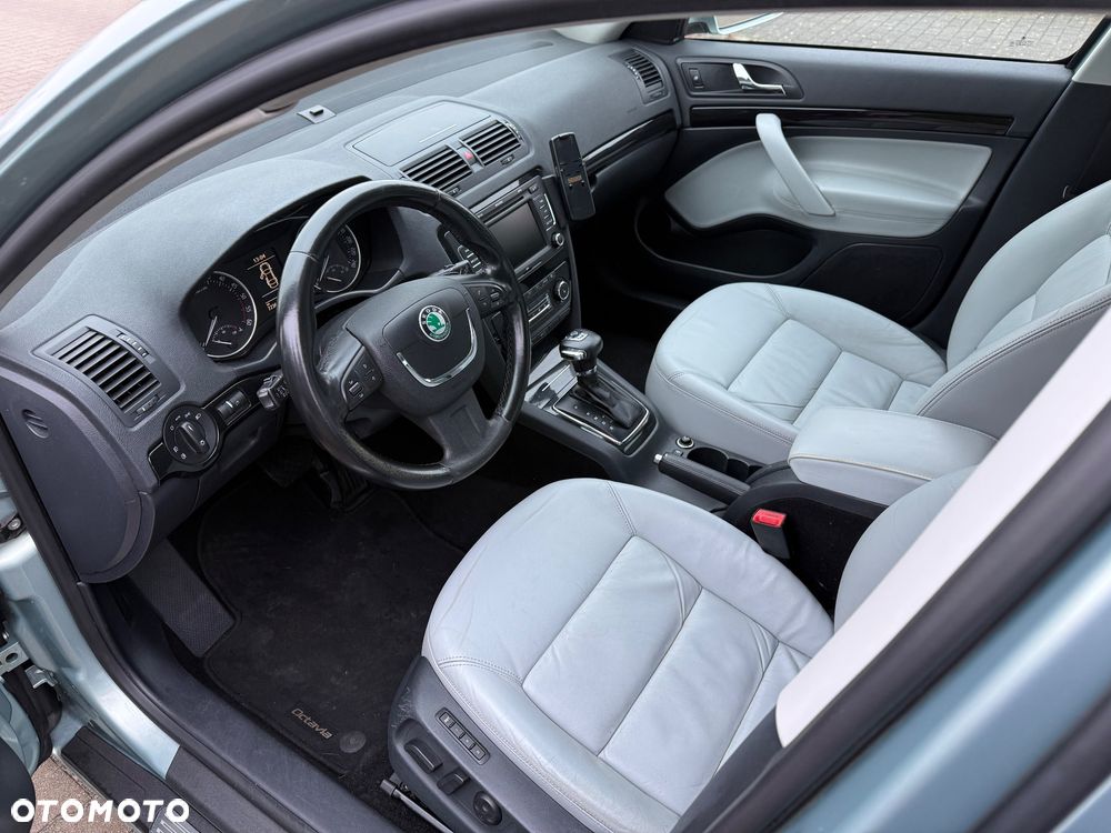 Skoda Octavia 2.0 TDI DPF L&K DSG - 11