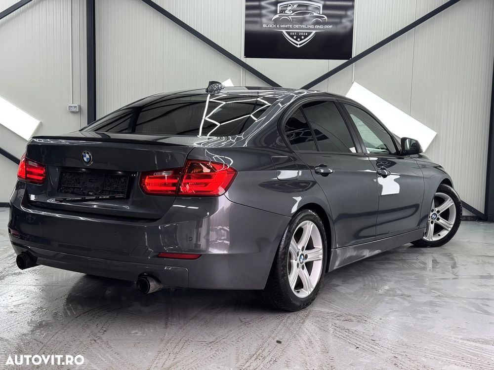 BMW Seria 3 320d Aut. Sport Line - 13