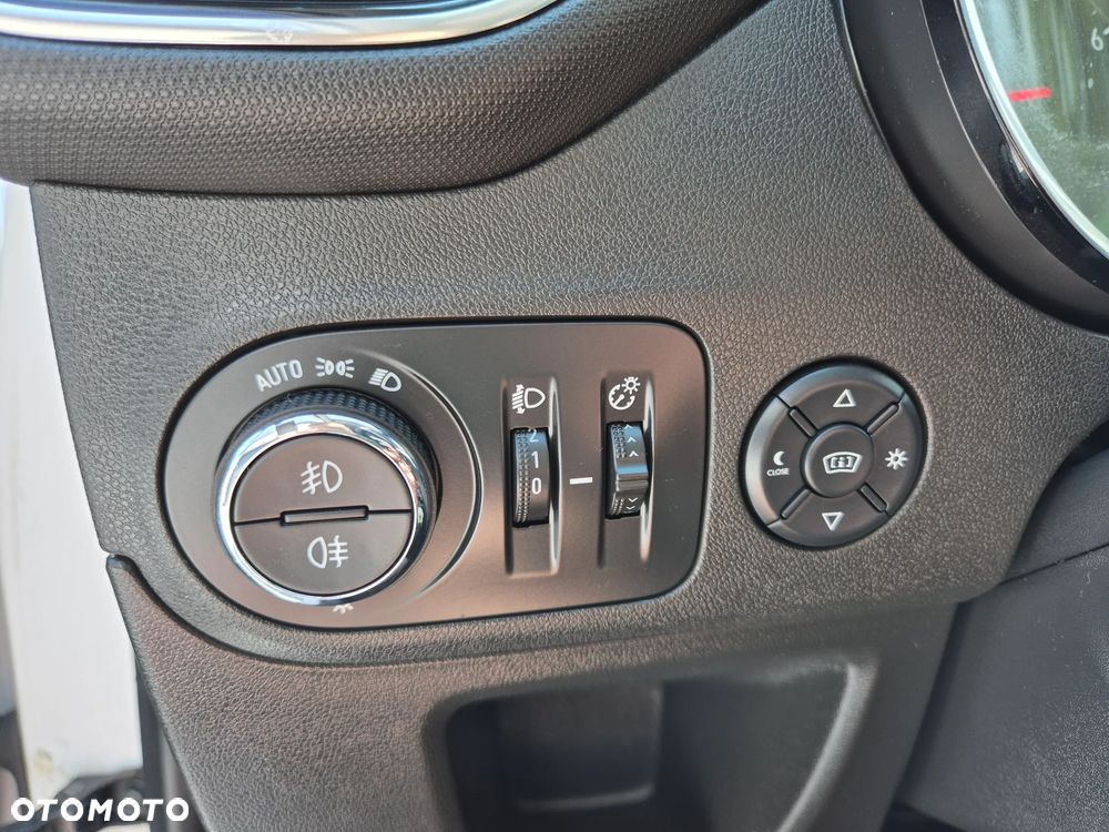 Opel Crossland X 1.5 CDTI Design Line S&S - 31
