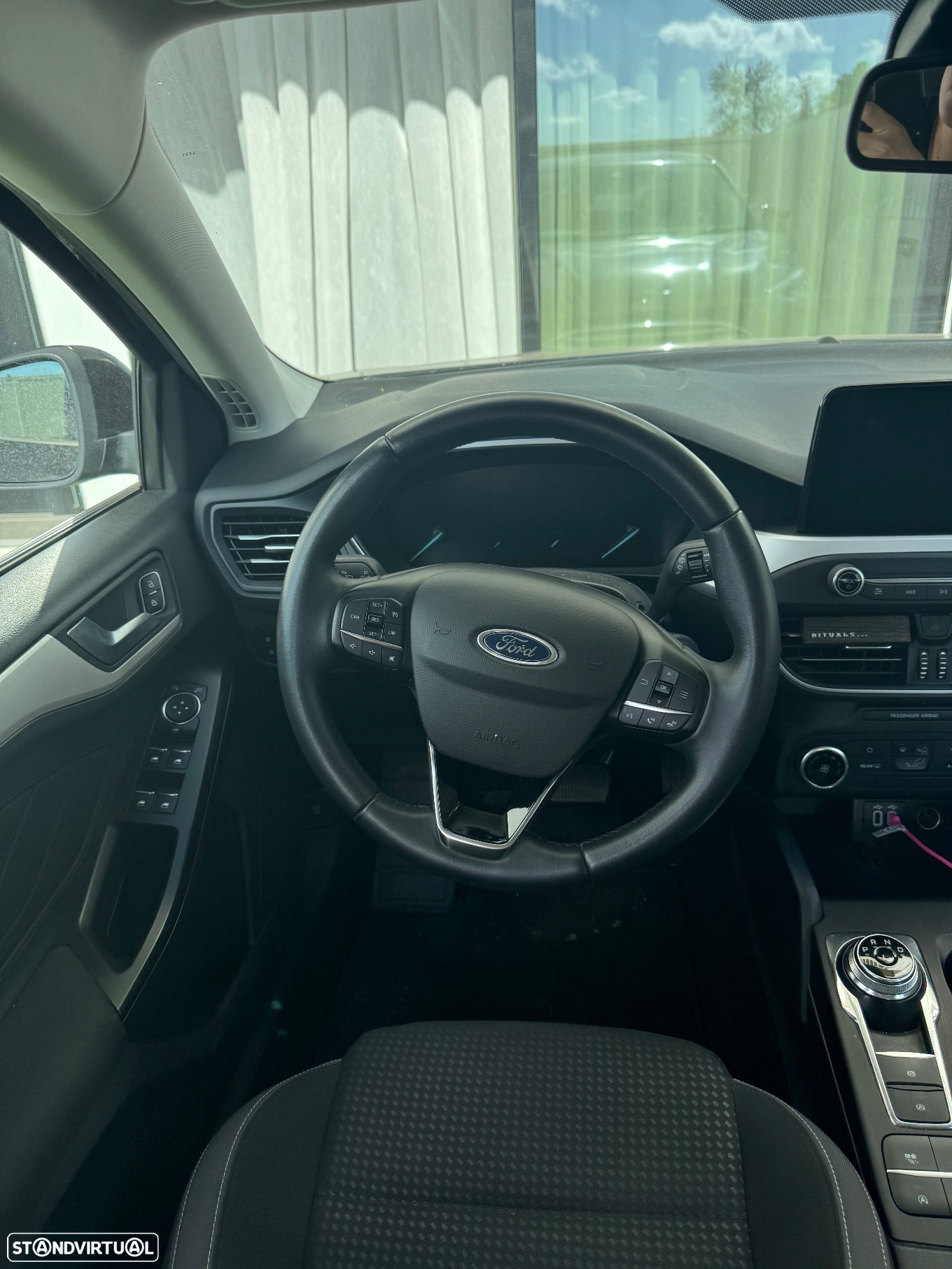 Ford Focus 1.0 EcoBoost S&S Aut. TITANIUM - 5