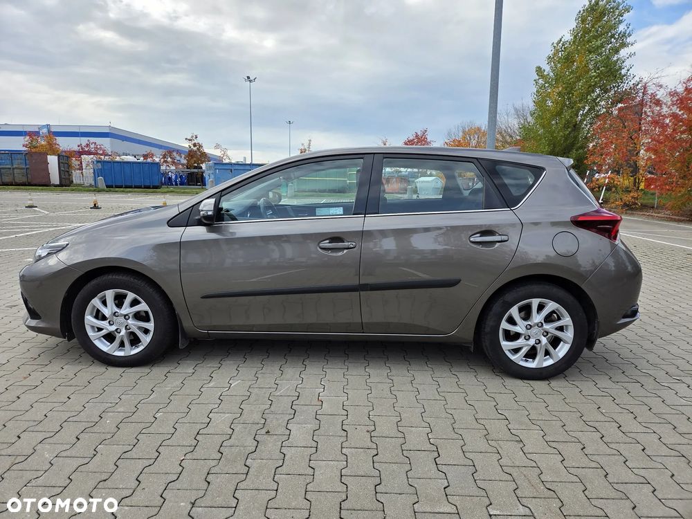 Toyota Auris - 4
