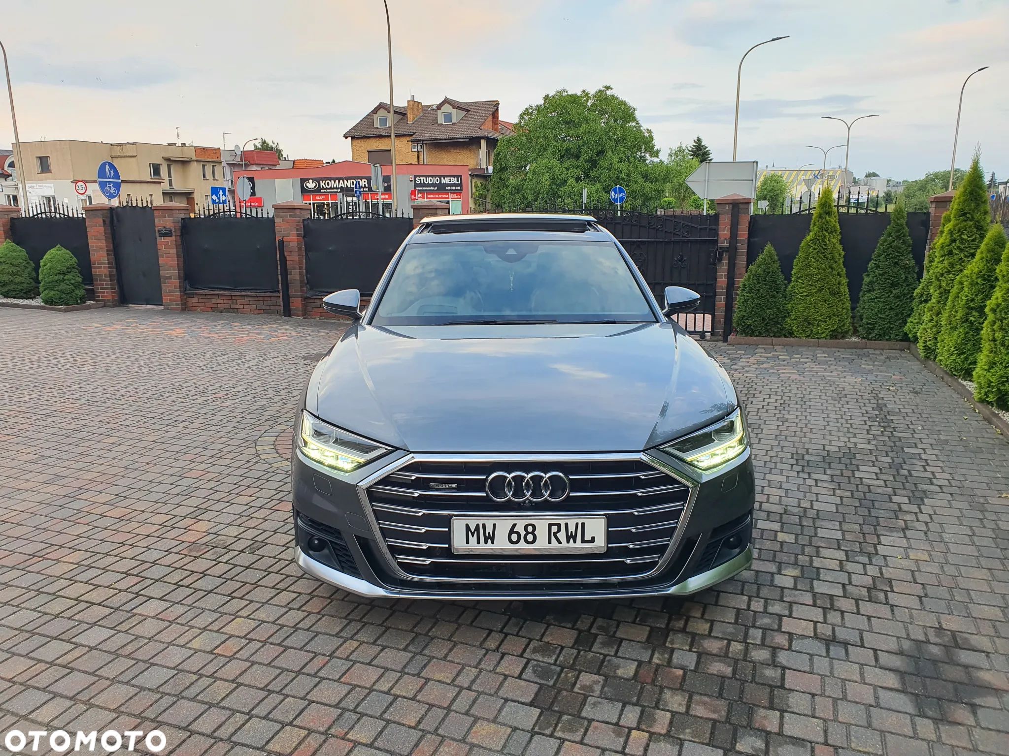 Audi A8 - 1