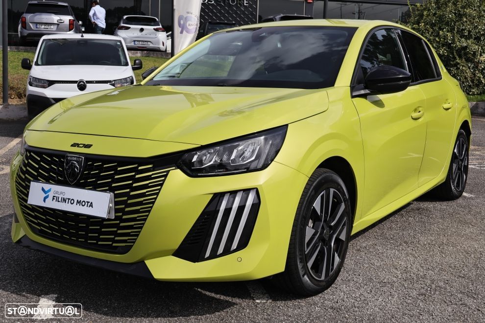 Peugeot E-208