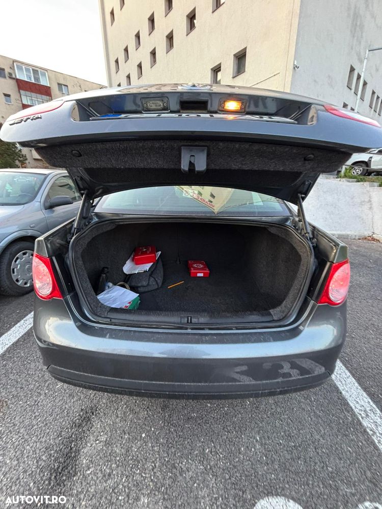 Volkswagen Jetta - 6