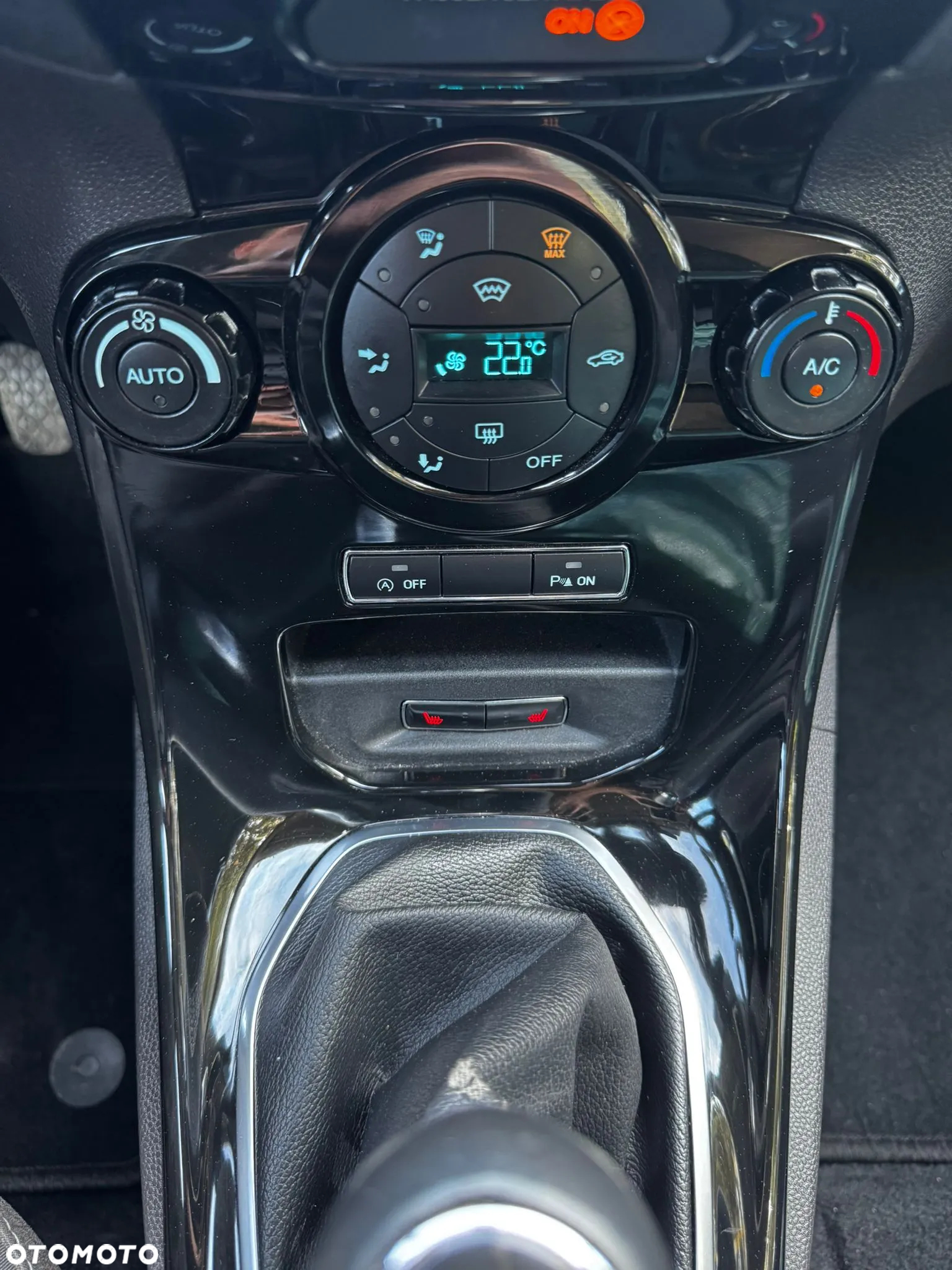 Ford Fiesta 1.0 EcoBoost S&S TITANIUM - 12