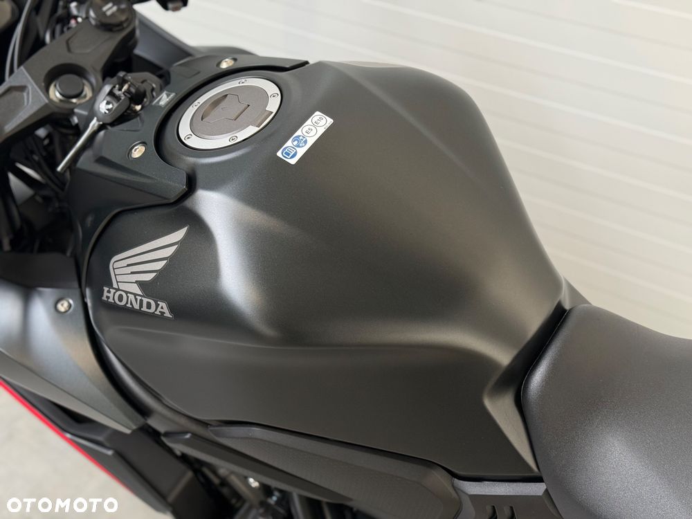 Honda CBR - 27