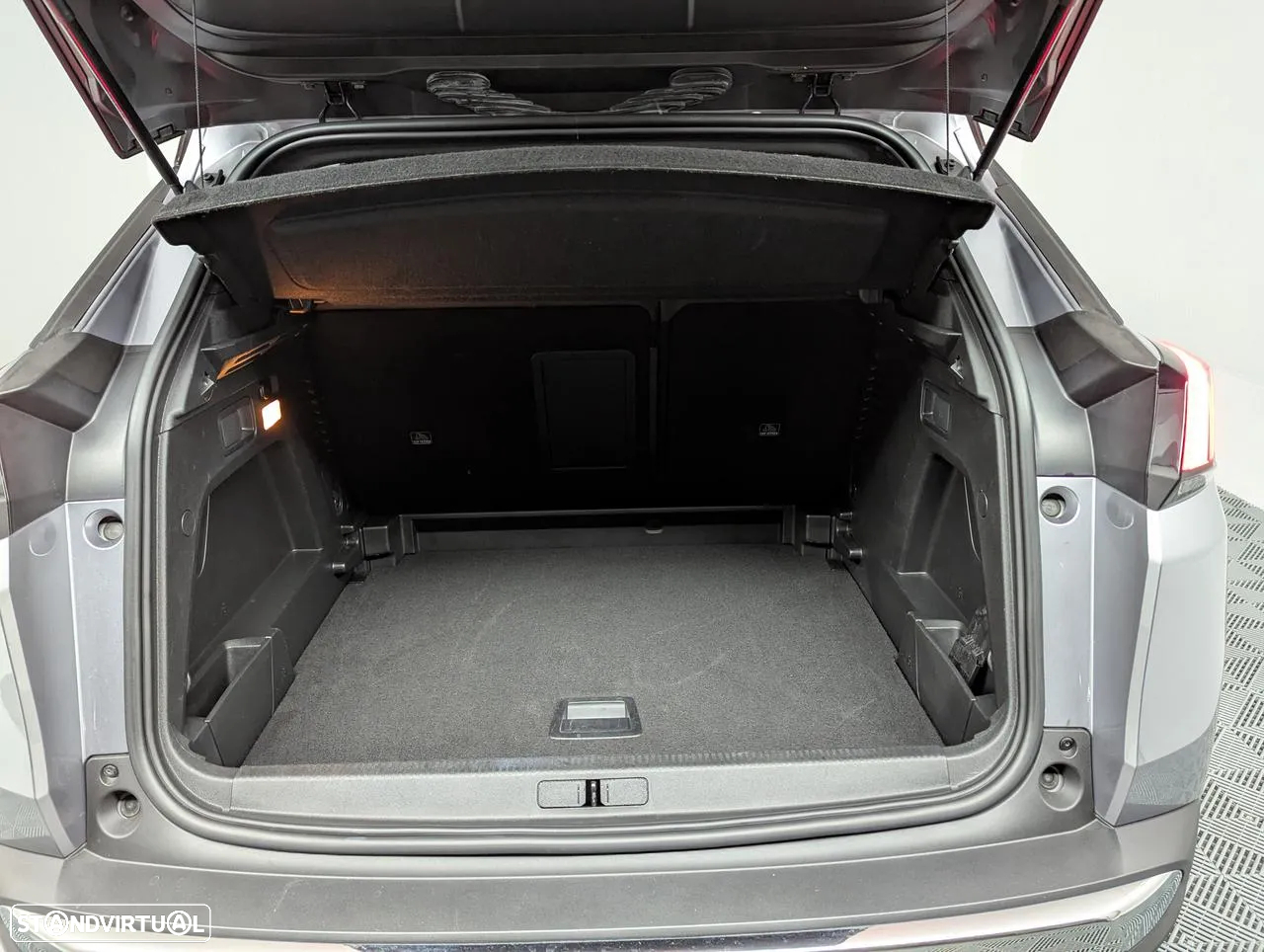 Peugeot 3008 1.5 BlueHDi Allure EAT8 - 12