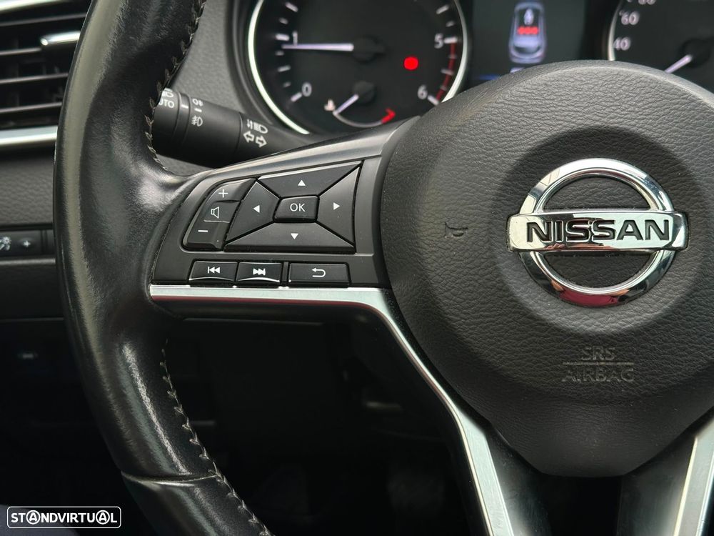 Nissan Qashqai 1.5 dCi N-Connecta J18 - 19