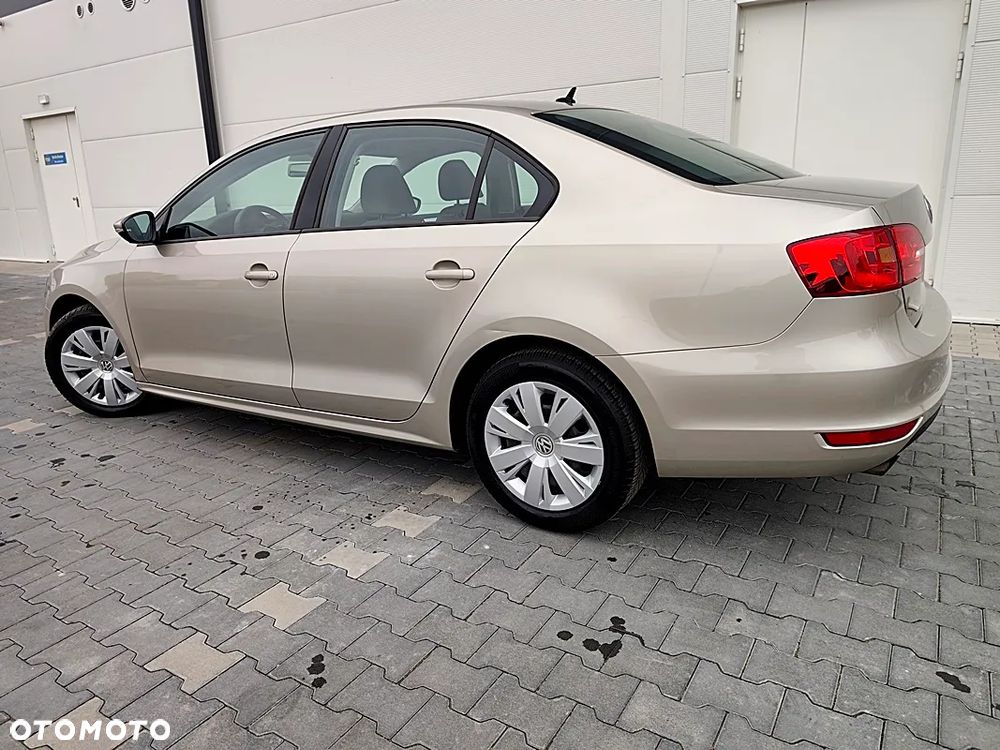Volkswagen Jetta 2013 photo 4