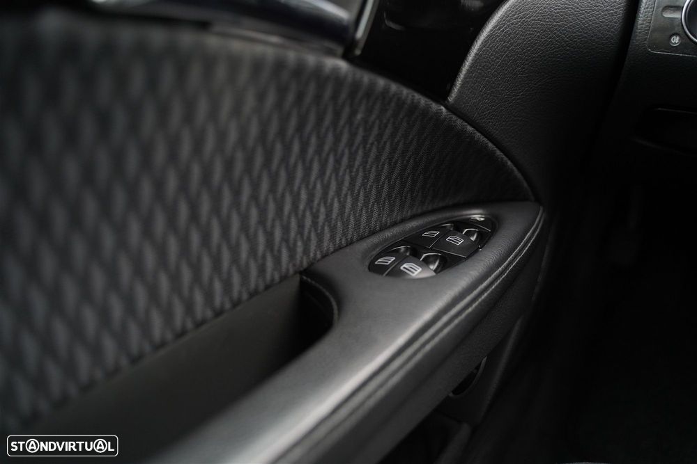 Mercedes-Benz E 220 CDi Elegance - 16