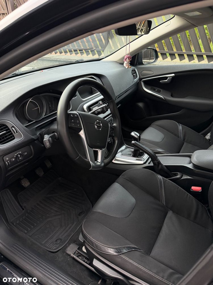 Volvo V40 D2 Drive-E Momentum - 8
