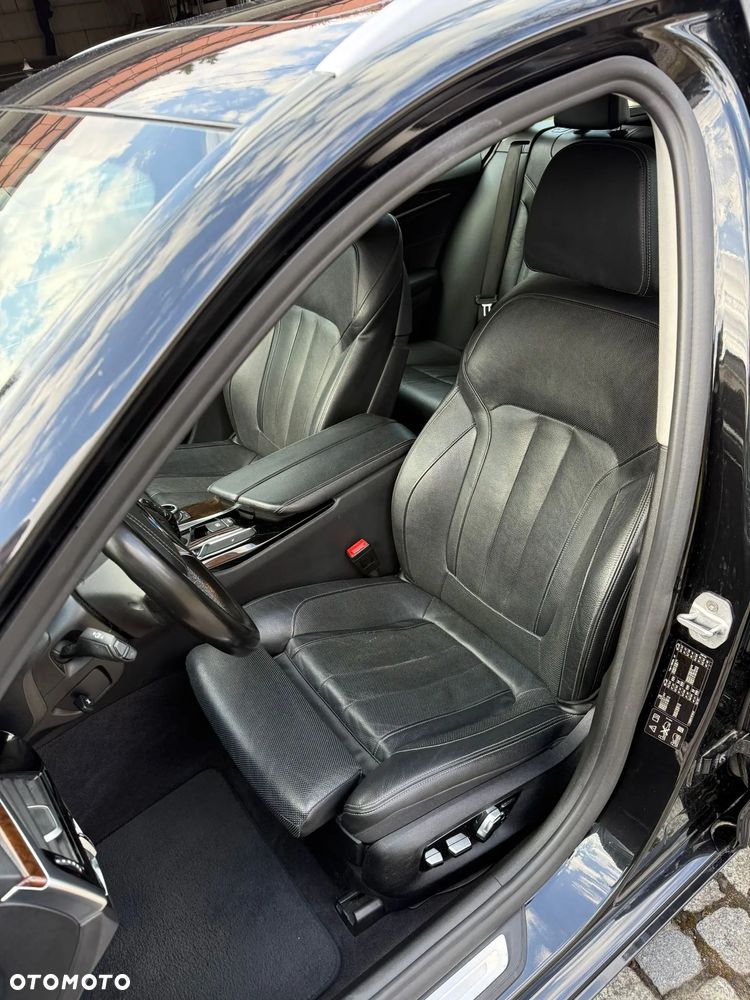 BMW Seria 5 530d xDrive Sport Line - 12