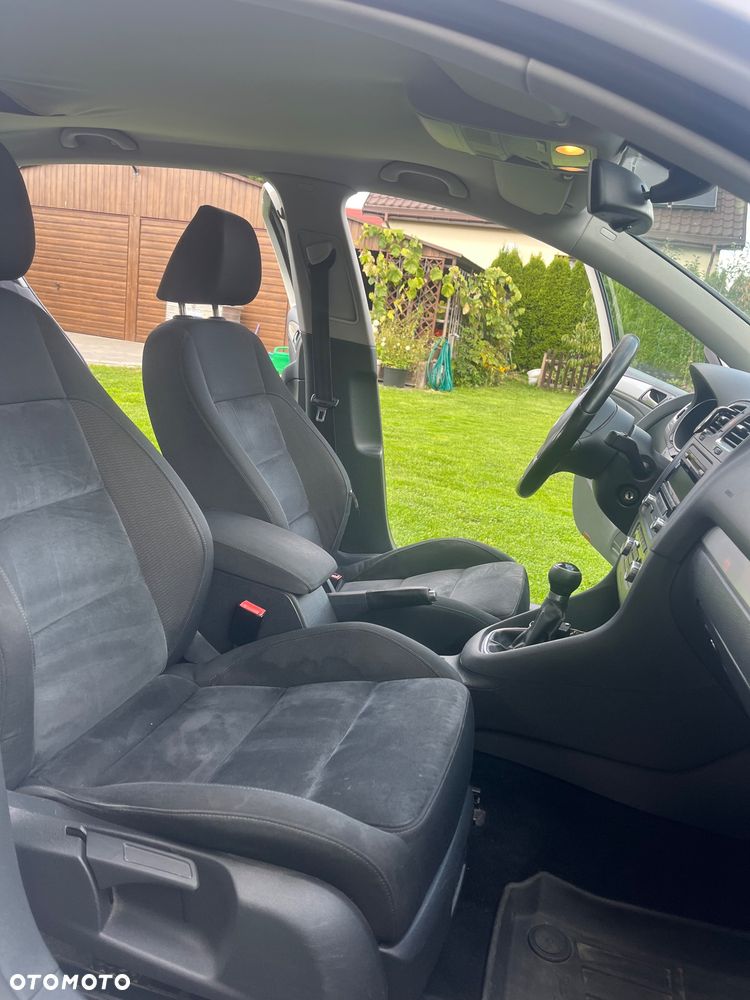 Volkswagen Golf 2.0 TDI DPF Comfortline - 10