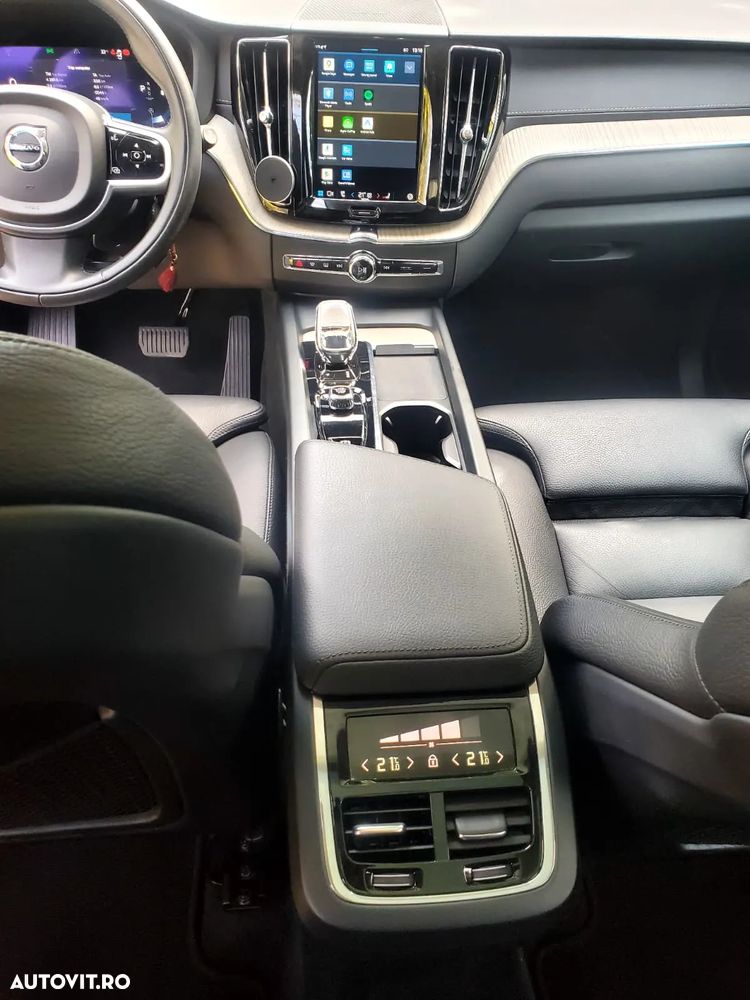 Volvo XC 60 D5 AWD Inscription - 11