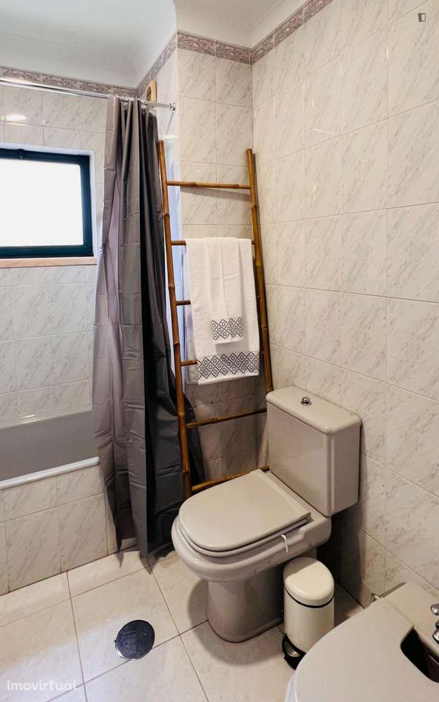 Quarto - localizado em  Coimbra - Grande imagem: 3/33