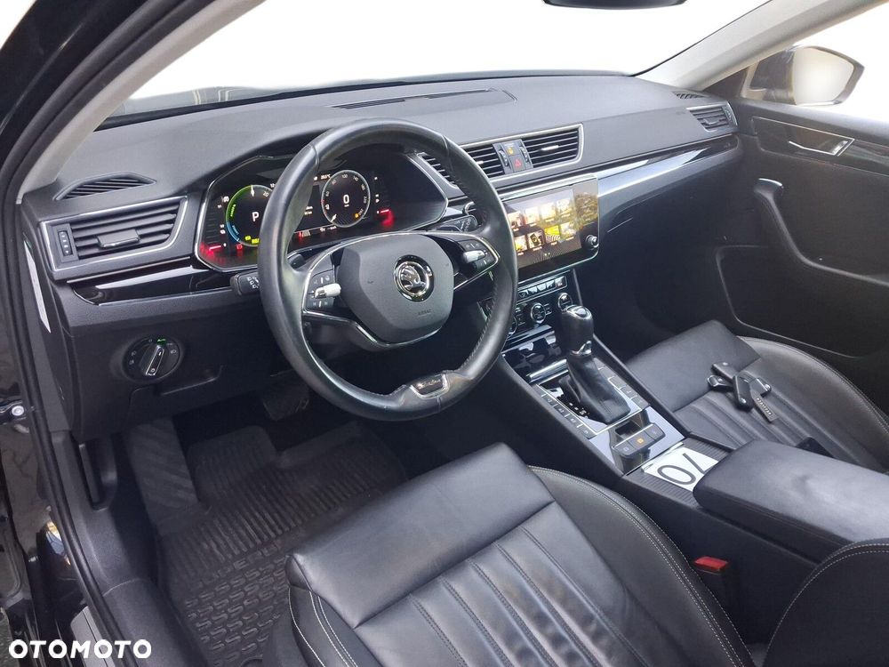 Skoda Superb 1.4 TSI Plug-In Hybrid L&K DSG - 11