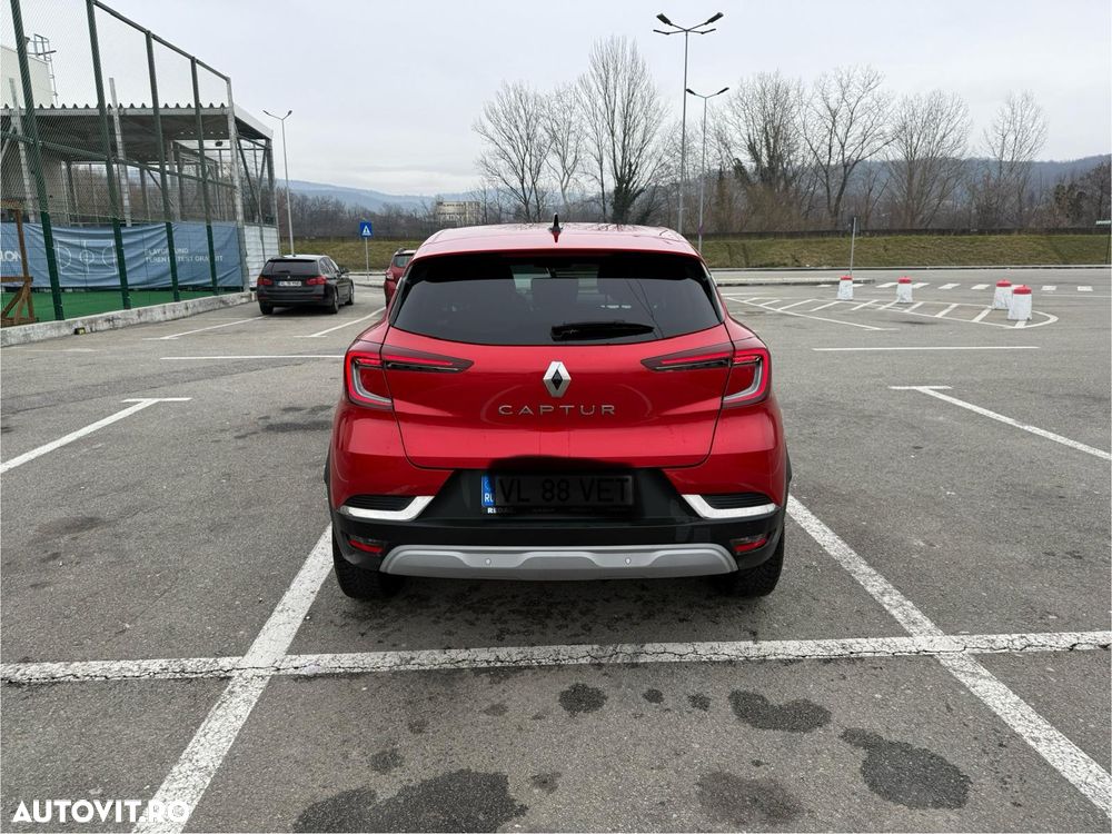 Renault Captur MHEV 140 EDC Techno - 2