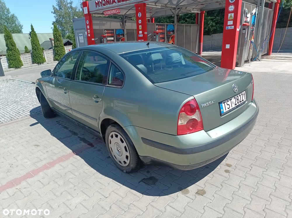 Volkswagen Passat - 4