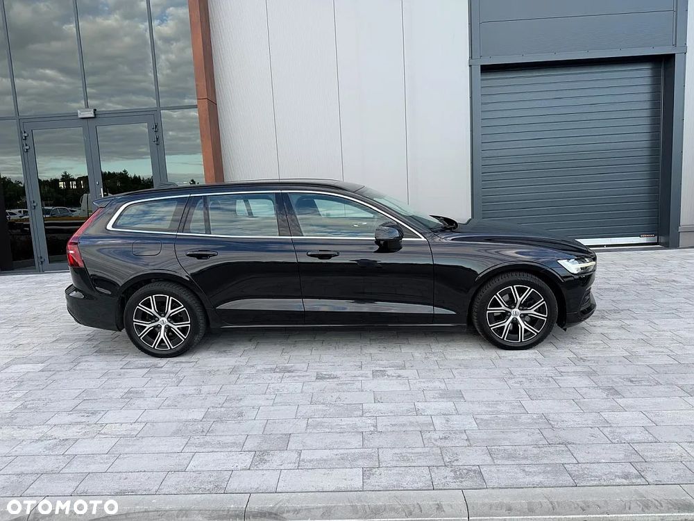 Volvo V60 B3 B Plus Dark - 4