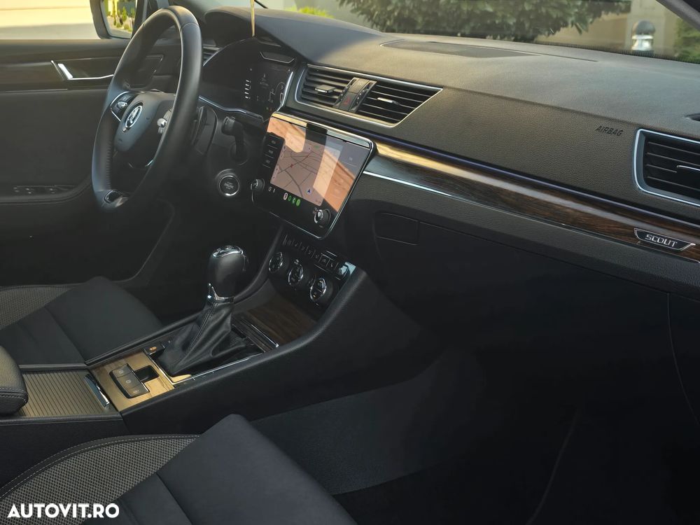 Skoda Superb Combi 2.0 TDI 4x4 DSG Scout Final Edition - 10