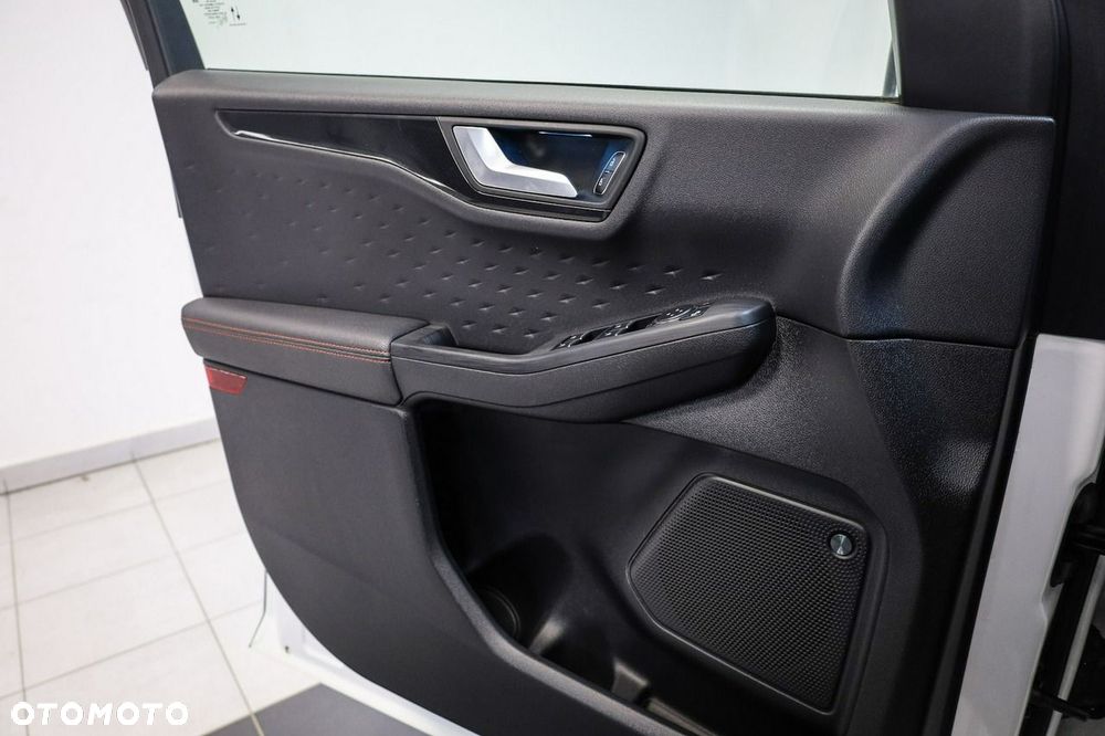 Ford Kuga 1.5 EcoBoost ST-LINE - 25