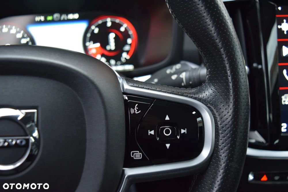 Volvo V60 D3 Geartronic Momentum Pro - 22