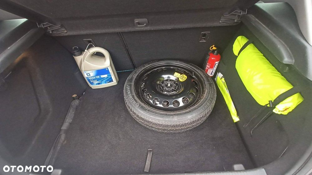 Opel Astra 1.4 T Executive - 21