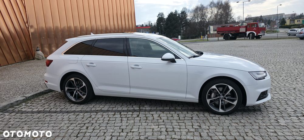 Audi A4 Avant 40 TDI quattro S tronic S line - 8