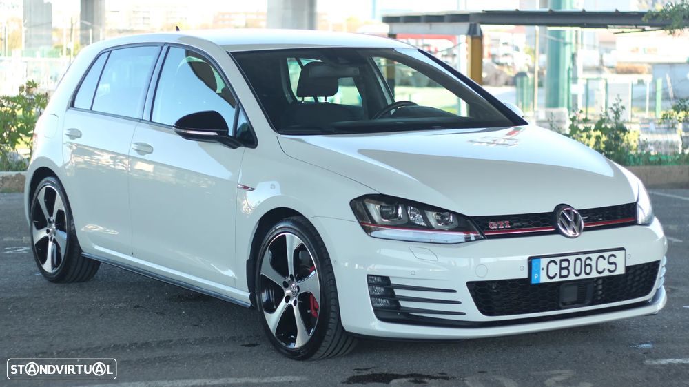 VW Golf GTI Performance BlueMotion DSG - 2