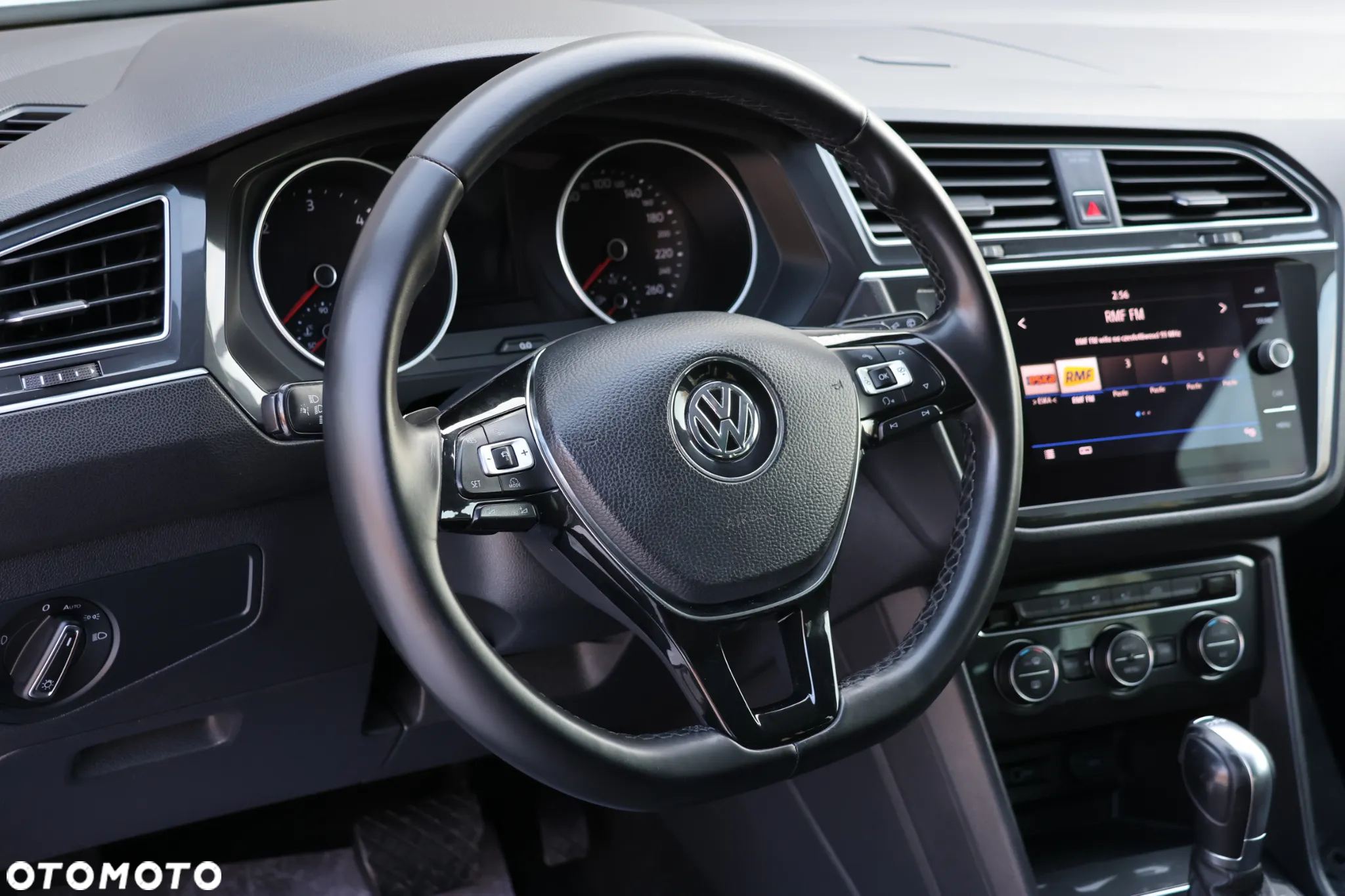 Volkswagen Tiguan 2.0 TDI SCR DSG R-Line - 11