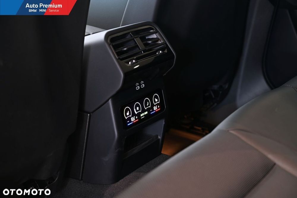 BMW Seria 5 520i mHEV - 13
