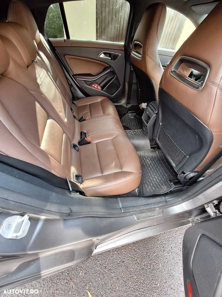 Mercedes-Benz CLA - 12