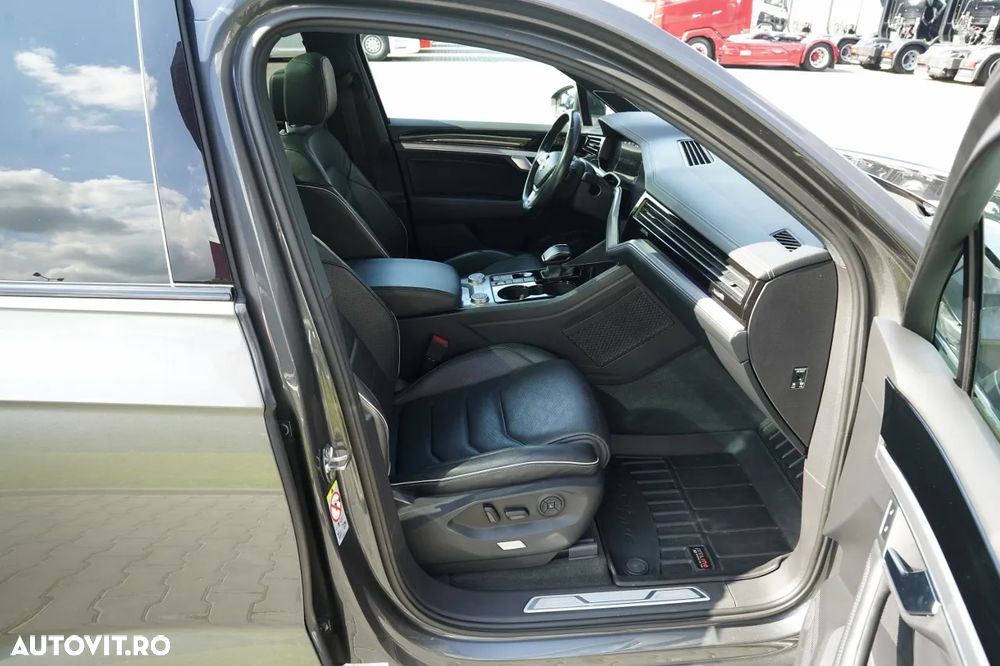 Volkswagen Touareg - 34