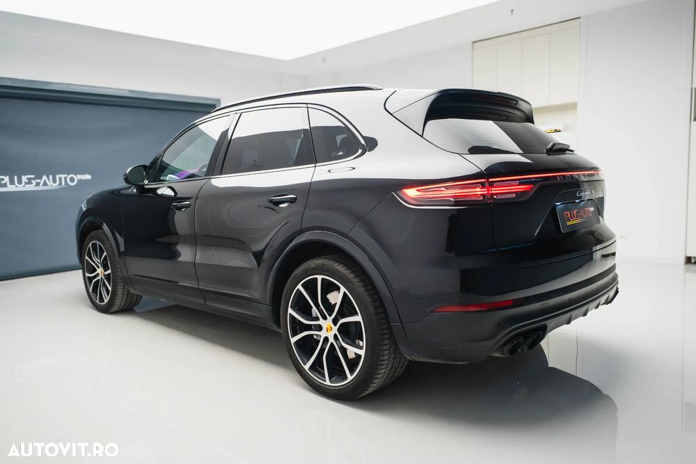 Porsche Cayenne S - 4