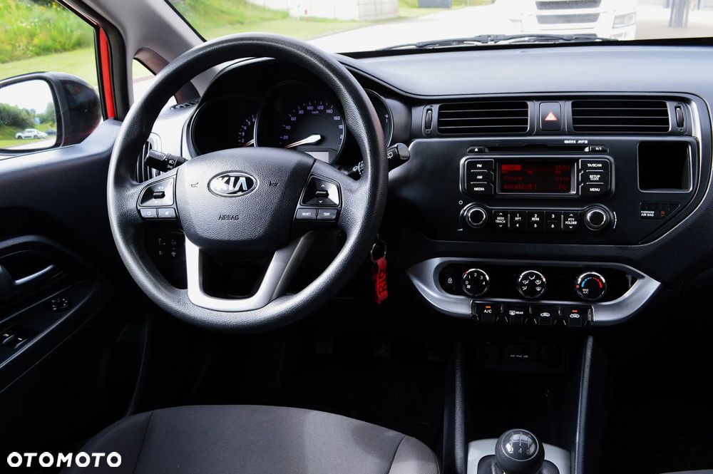 Kia Rio 1.2 L - 9