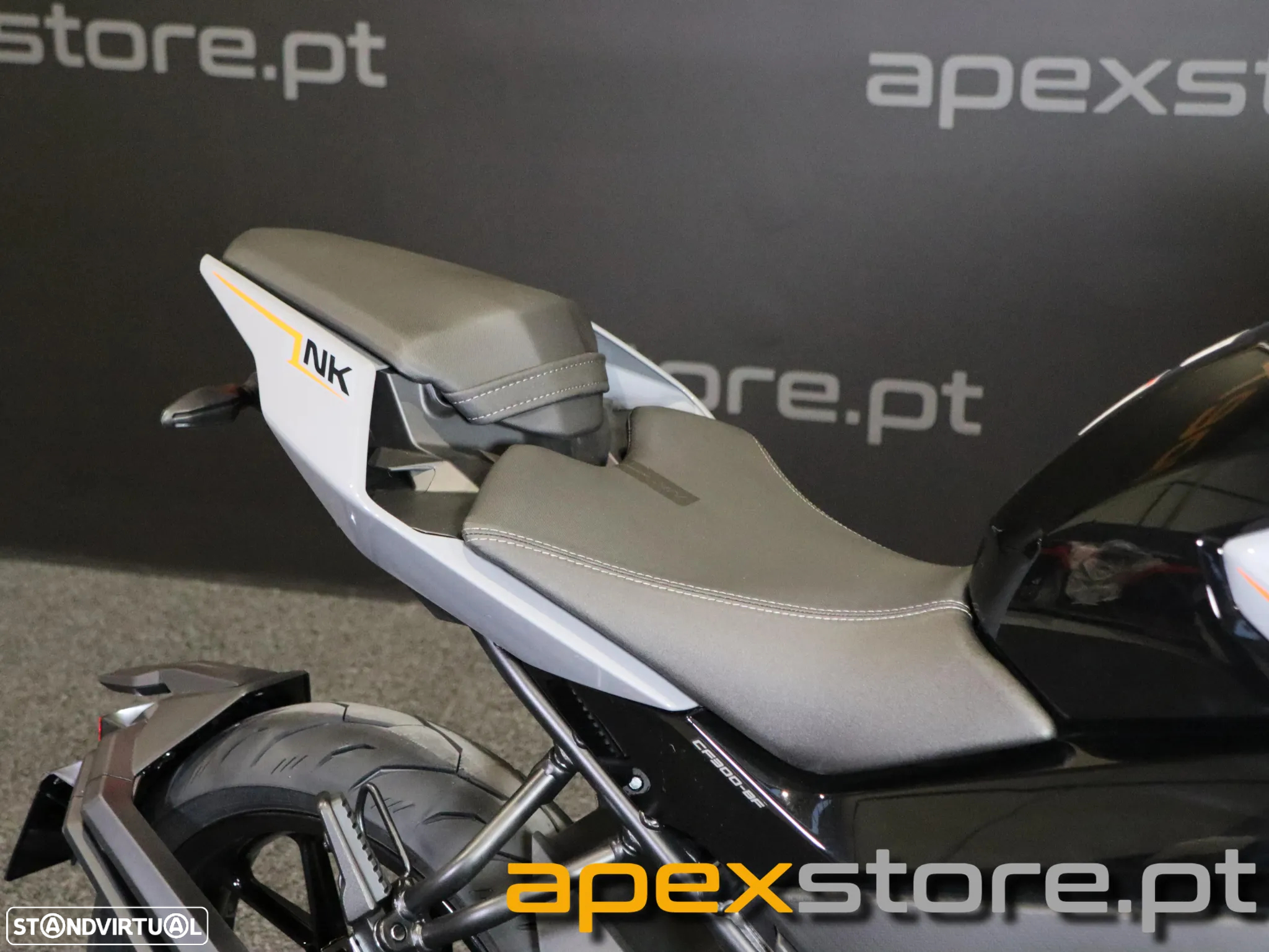 CF Moto 300NK - 6