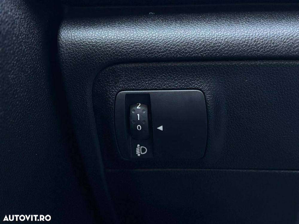 Renault Megane TCE 140 Equilibre - 27