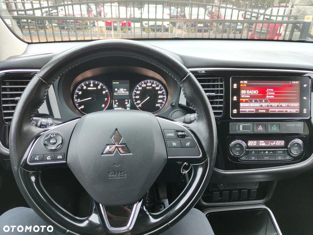 Mitsubishi Outlander 2.0 2WD Invite - 17