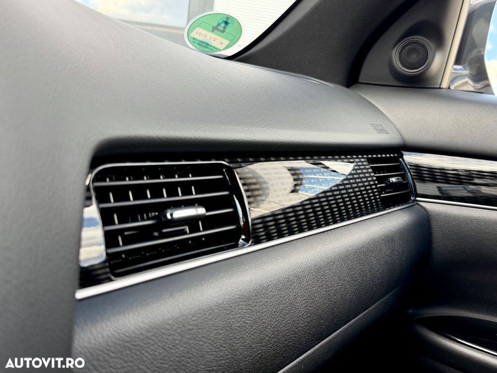 Mitsubishi Outlander ver-2-4-4wd-plug--in-hybrid-top - 28