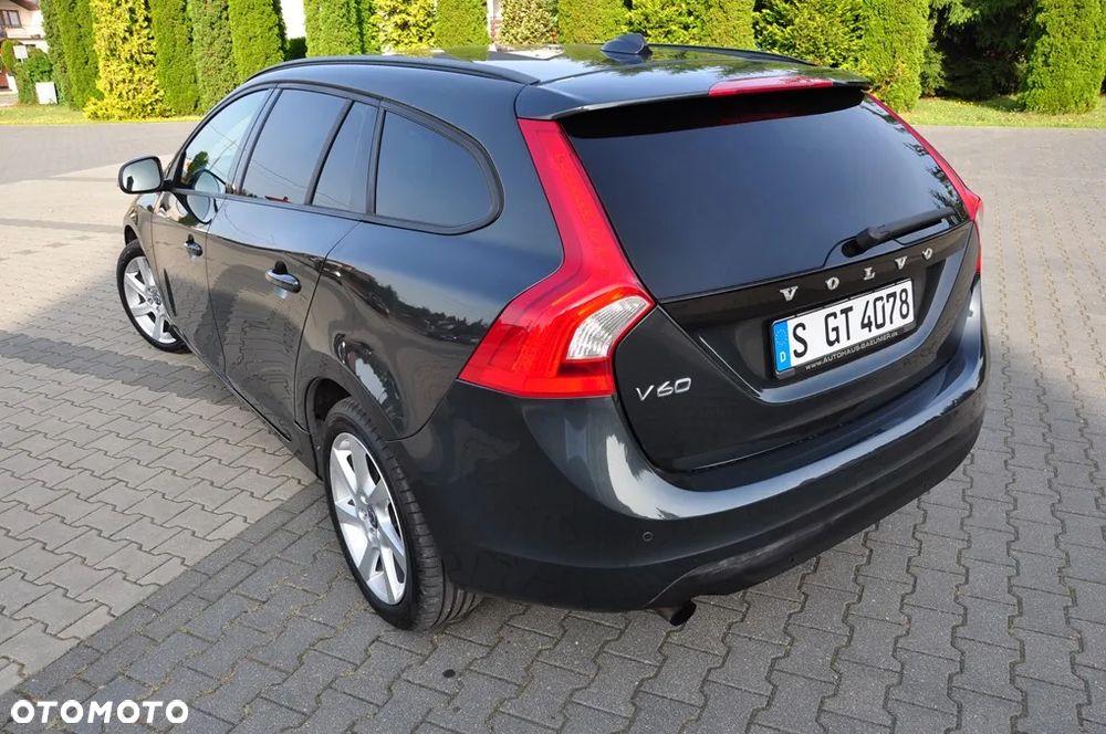 Volvo V60 D3 Momentum - 24