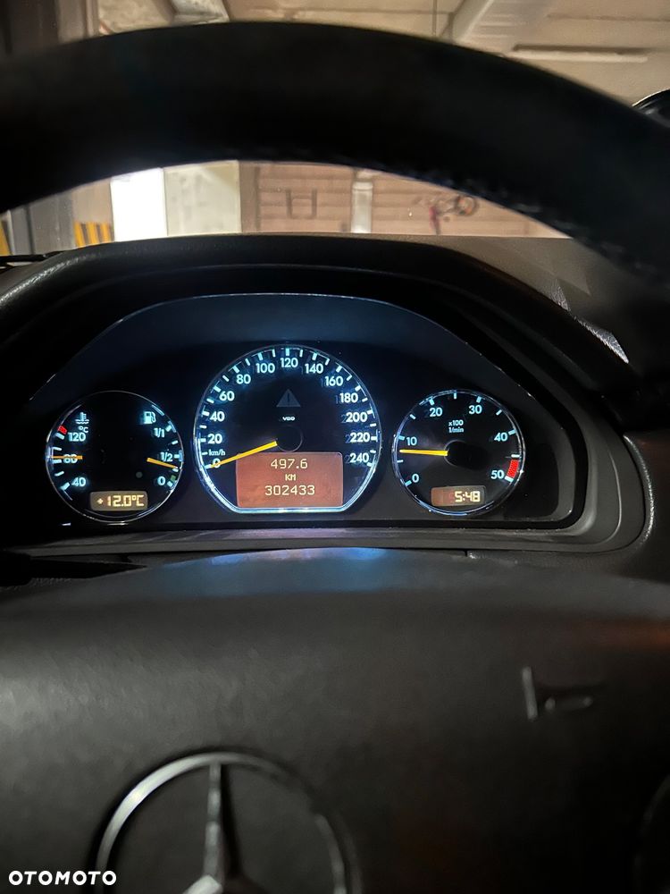 Mercedes-Benz Klasa E 220 CDI Elegance - 22