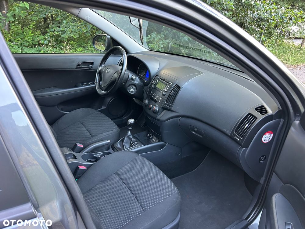 Hyundai i30 1.4 Comfort World Cup - 11