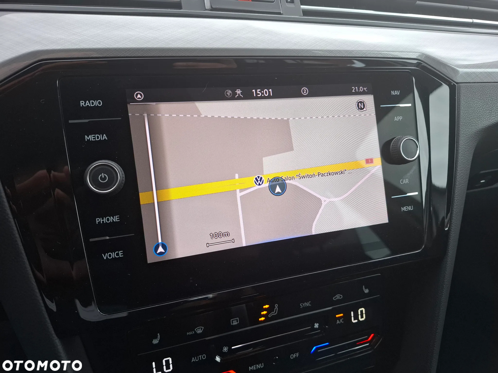 Volkswagen Passat Variant 2.0 TDI SCR DSG Business - 18
