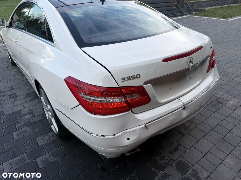 Mercedes-Benz Klasa E 300 BlueEFFICIENCY 7G-TRONIC Avantgarde - 4